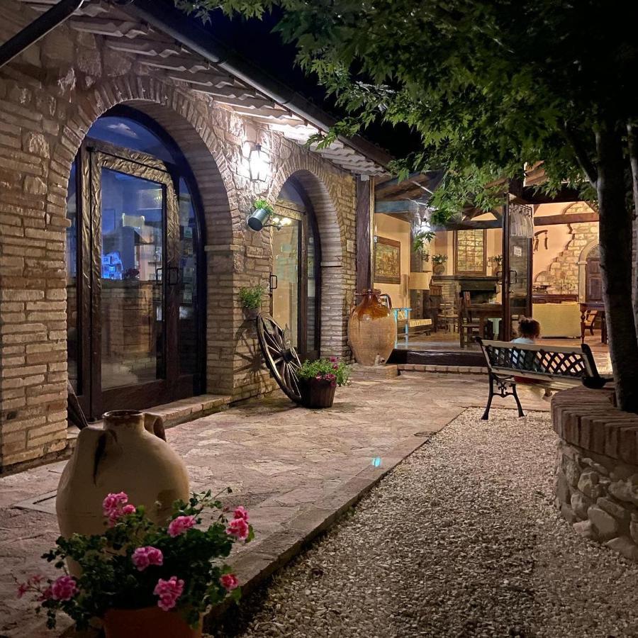 Villa Agriturismo Le Querce Di Assisi Exterior foto